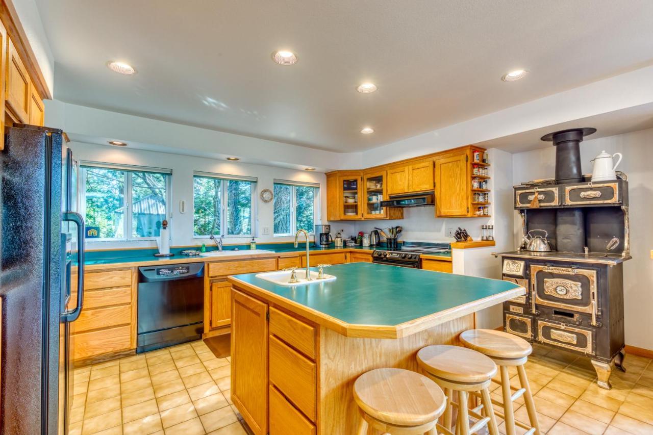 Forest Ridge Retreat Coos Bay Exterior foto